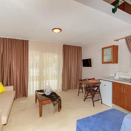 Erosaria Apartmanhotel Nikíti
